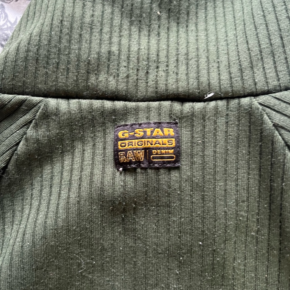 Clothes - Picture 6 of 16